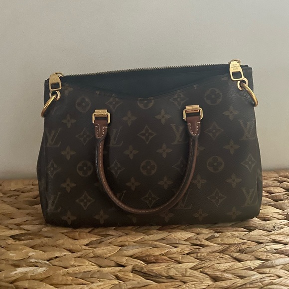 Louis Vuitton Monogram Pallas BB crossbody bag - Picture 2 of 16